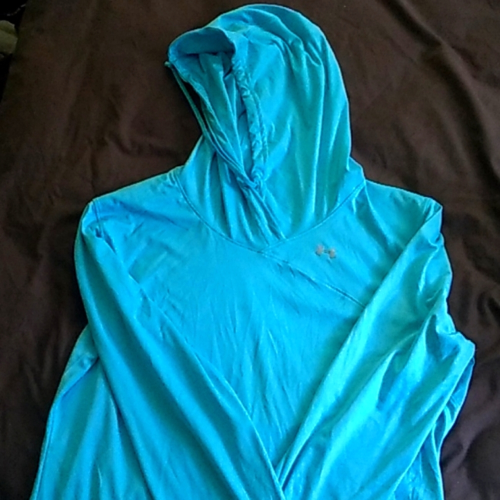 Long-sleeved t-shirt